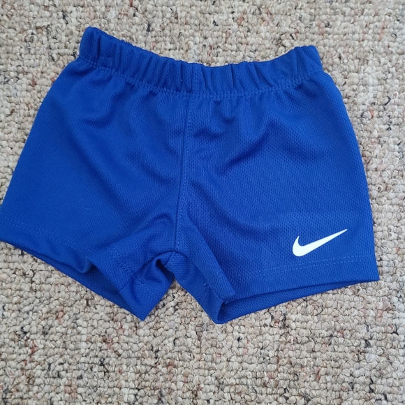 NWT Infant Boys Nike Primary Color Swoosh Two Piece Onzie/Short Set Size… - Picture 5 of 8